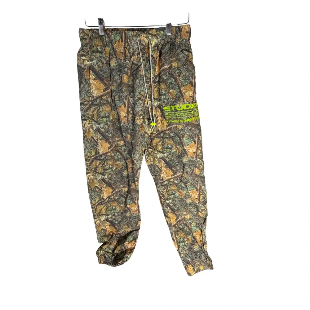 STUDIO Powered by Supervsn Mens Camo Nylon Track Pants Joggers Neon Green Logo M